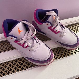 Little girl’s sneakers 🎀